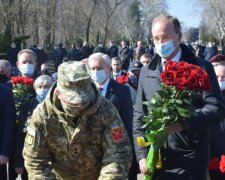 Карантин не помеха: в Одессе отмечают День освобождения города, кадры