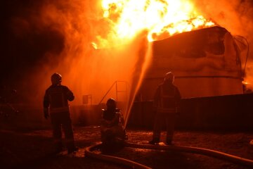 Пожежа на нафтобазі в Рівненській області ДСНС пожежна