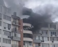 Пожар в Одессе, из горящей высотки выносили детей: подробности и кадры ЧП