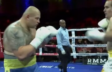 Непобедимый украинский супертяж "уничтожил" соперника: видео яркой победы