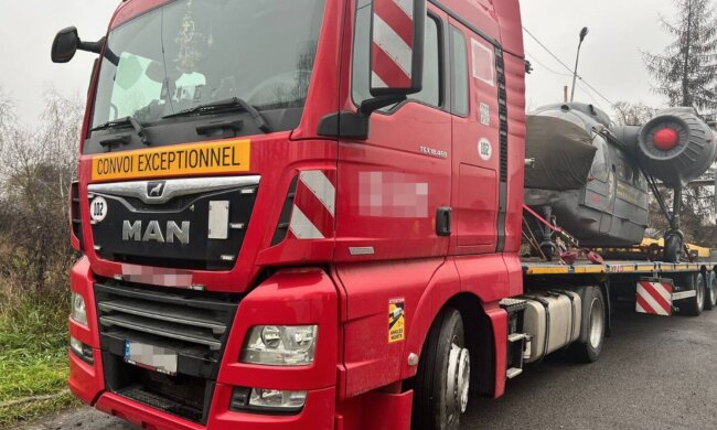 Из Украины попытались вывезти вертолет, кадры: что из этого вышло