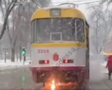 Трамвай з пасажирами загорівся в центрі Одеси: відео з місця НП