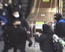 "Міні-концерт" у розпал карантину влаштували у вагоні харківського метро: з'явилося відео