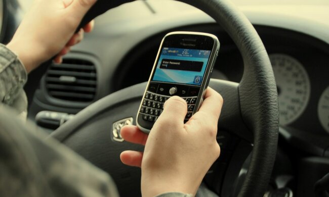 водитель, мобильный телефон