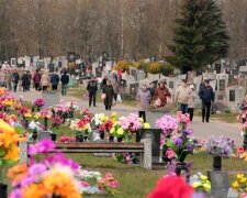 Гробки в Украине: в ПЦУ рассказали, что нужно делать в поминальные дни в период карантина