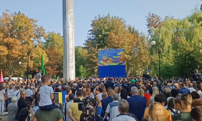 В Харькове с размахом отмечают День города, кадры: открыт самый высокий в Европе флагшток и не только