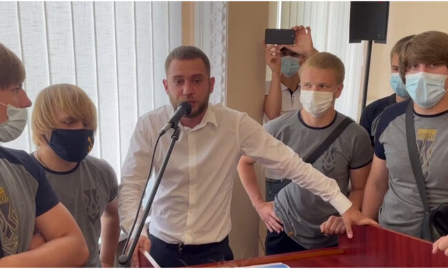 Представители Нацкорпуса ответили на обвинения в рэкете на заводе: "Прибыли на предприятие с общественным контролем и журналистами"