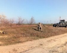 Украинские морпехи в Одесской области "отбили" захваченный аэродром: подробности и кадры