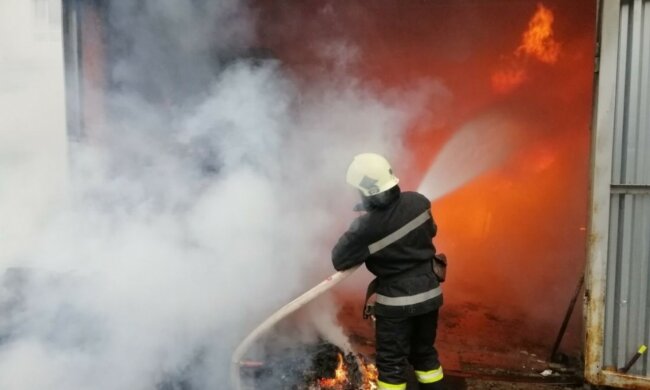 Пожар на складе