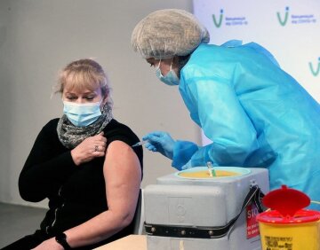 "Снижает риск в 15 раз": в Минздраве предупредили украинцев, озвучив данные по вакцинации