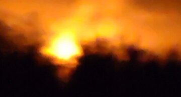 "Ничего святого": россияне сбросили авиабомбы на учебное заведение и дронами превратили в пепел дома