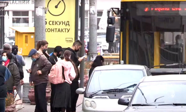 Нові правила на дорогах, що кардинально змінилося для пішоходів і пасажирів: "Тепер зобов'язані мати..."