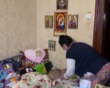В Одессе показали мальчика, которого морил голодом отец: кадры из дома