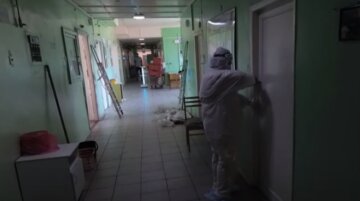 "Місць немає, чекай": кримчани розповіли, як люди "згоряють" від вірусу через катастрофічну медицину
