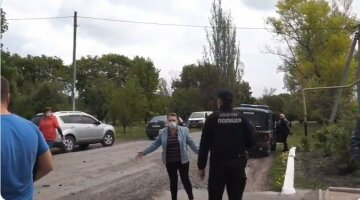 Любители "русского мира" взбунтовались против ВСУ на Донбассе, видео: "Зачем вы приехали сюда все?"