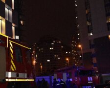 Пожежа розгорілася в торговому центрі Одеси, кадри НП: десятки рятувальників і 11 машин прибули на допомогу