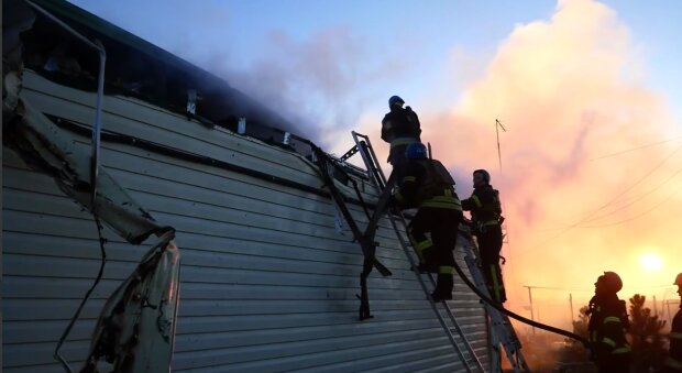 HE9HzjYMrwyyJroXZ305oU6NcuuF6VylgFXcgpUw