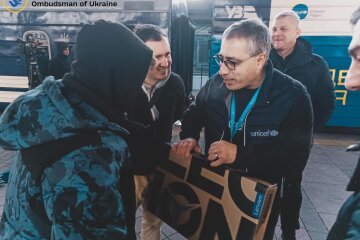 Чудеса случаются: в Украину вернули парня, которого незаконно усыновили россияне