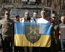 Фонд «Надежда», Валерий Дубиль и Николай Томенко вместе с Антоном Бахуром и Романом Хохловым доставили на восток РЭБы, средства питания и связи