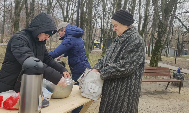 Безкоштовні продукти для ВПО та пенсіонерів в Києві