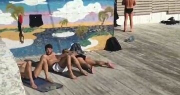 Загорают, как летом: в сети показали удивительное видео с одесского пляжа