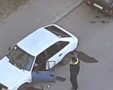 В Харькове горе-взломщик уснул на месте преступления, видео: "перепутал"