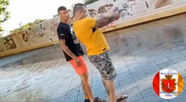 В Одессе возле Дюка прогремела стрельба: видео уже в сети
