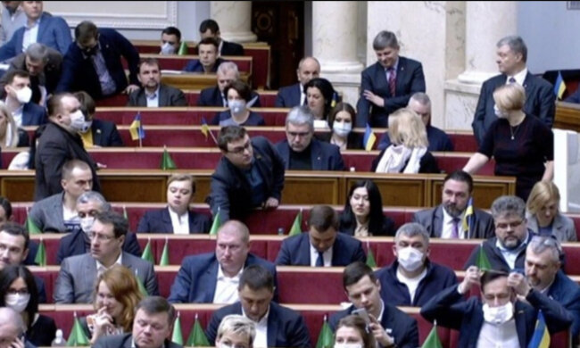 "Депутат, віддай свою кров": у нардепів виявили порятунок українців від коронавіруса