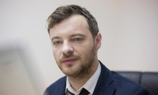 "Любити Бандеру - це не те": французький співак розповів, що таке патріотизм по-українськи