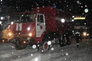 Пожарная машина сбила пешеходов в Киеве,  видео: "Ехала по срочному вызову"