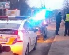 У Києві п'яний водій "прокинувся" на землі і влаштував перепалку з поліцією: "почав бити, сперечатися і..."