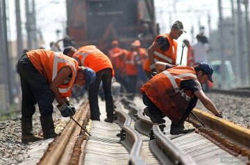 Сто украинских железнодорожников будут строить дорогу в Азии