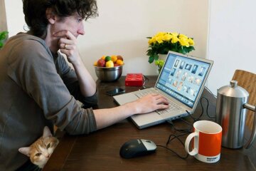 freelancerandcat_1478603496-1140×570