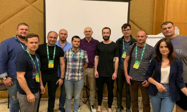 Збори в Трускавці: “Слугам народу” повідомили про небезпеку, “ще не розуміють …”