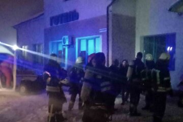 Под Киевом "обиженная" посетительница отеля устроила поджог: людей срочно эвакуировали, фото