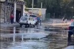 У Харкові вода залила вулиці, прорив не можуть усунути майже добу, відео: "Скільки грошей витекло"