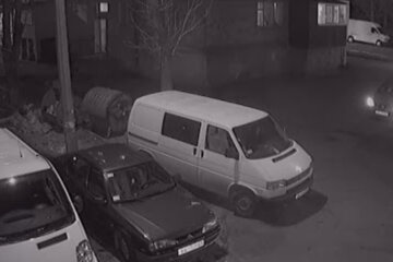 "Бьют стекла и воруют вещи": неизвестные держат в страхе целый район Днепра, фото