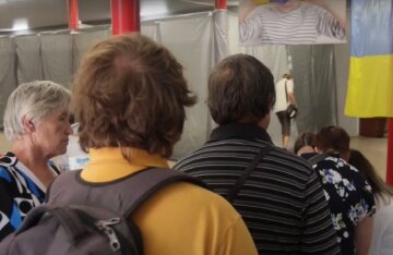 Безкоштовні продукти для ВПО та пенсіонерів у Полтаві