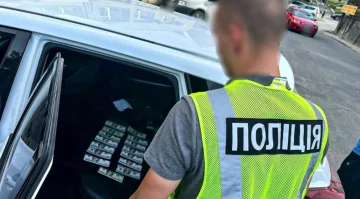 Голова медкомісії попався на хабарі