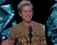 Обладательница "Оскара-2021" Фрэнсис Макдорманд не выдержала и завыла, как волчица у всех на виду: неловкие кадры