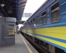 НП на київському вокзалі: чоловікові відрізало ноги поїздом, подробиці з місця