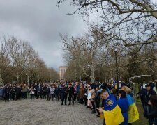 Люди наочно показали окупантам, чому Херсон залишається Україною: ефектні кадри мітингу