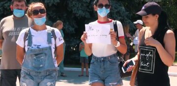 На Одесчине разгорелся протест из-за дистанционного обучения: "Здоровая нация под угрозой"