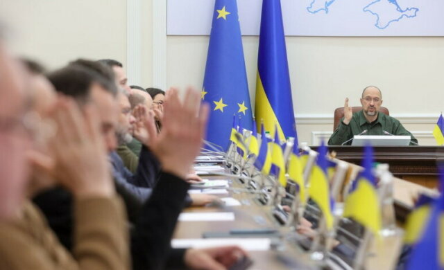"Коли ви вже нажеретесь": українці відреагували на нове рішення Шмигаля після скандалу