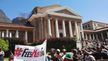 Протесты студентов в ЮАР не стихают: президент встретится с демонстрантами
