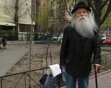 "Я боролся ради украинцев и ради народа": 91-летний украинец отдает последнее бойцам на фронт