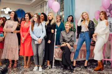 Красуня з «Квартал 95» засвітила розкішні форми у купальнику: «Качаю попу»