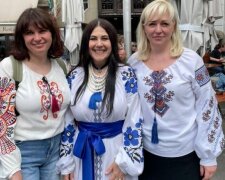 Херсонці долучились до акції в День вишиванки, яку провела організація "Українці в Бонні"