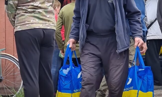 Безкоштовні продукти для ВПО та пенсіонерів у Запоріжжі