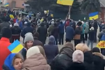 украинцы в захваченном городе, протест